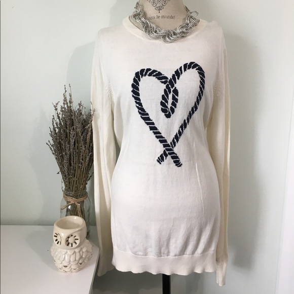 Old Navy Sweaters - Old Navy Heart Sweater